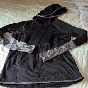 Small Women's Black and Gray Hooded Top